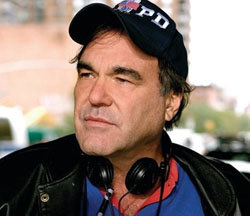 Oliver Stone, la otra cara de la misma moneda. En ambos casos, el dólar…